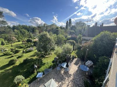 Maison - 211 m² - 7 pièces