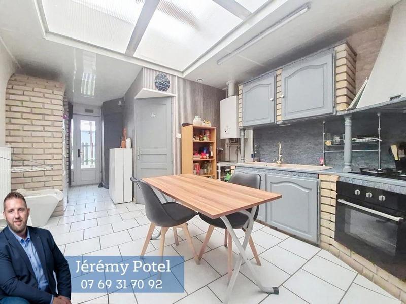 Maison - 95 m² - 7 pièces