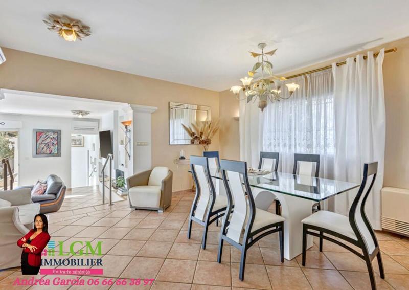 Villa - 230 m² - 6 pièces