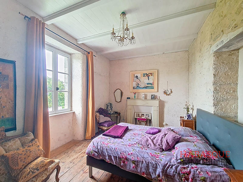 Maison - 152 m² - 9 pièces