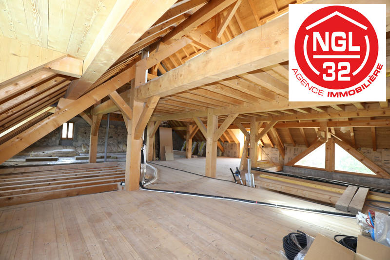 Maison - 250 m² - 10 pièces