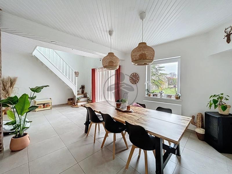 Maison - 180 m² - 6 pièces