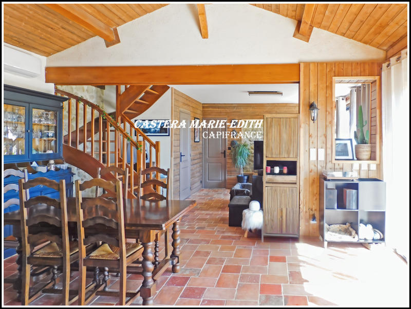 Maison - 955 m² - 33 pièces