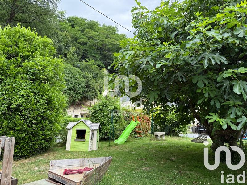 Maison - 250 m² - 6 pièces