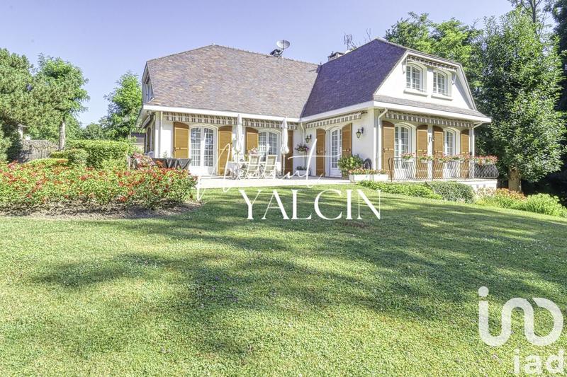 Maison - 233 m² - 8 pièces