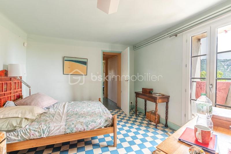 Maison - 265 m² - 10 pièces