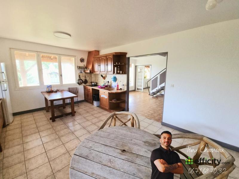 Maison - 260 m² - 5 pièces