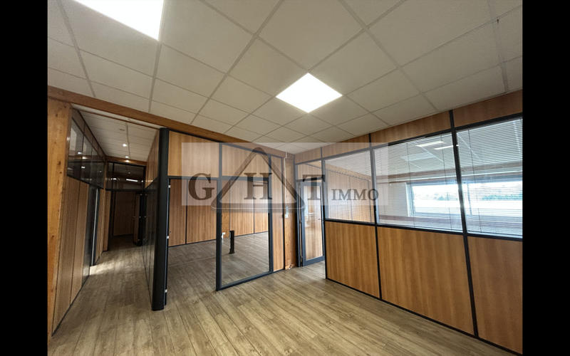 Bureau - 226 m²
