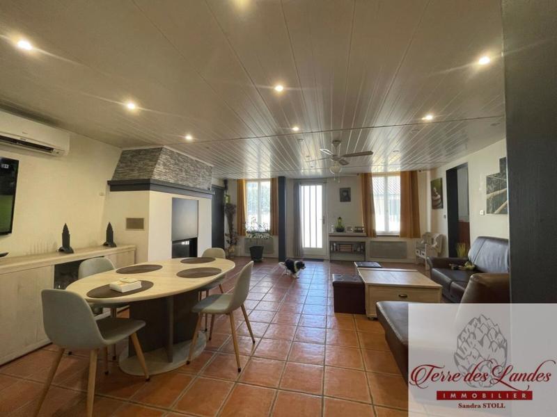 Maison de village - 240 m² - 7 pièces