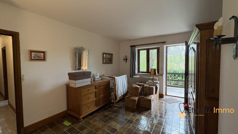 Maison - 357 m² - 10 pièces