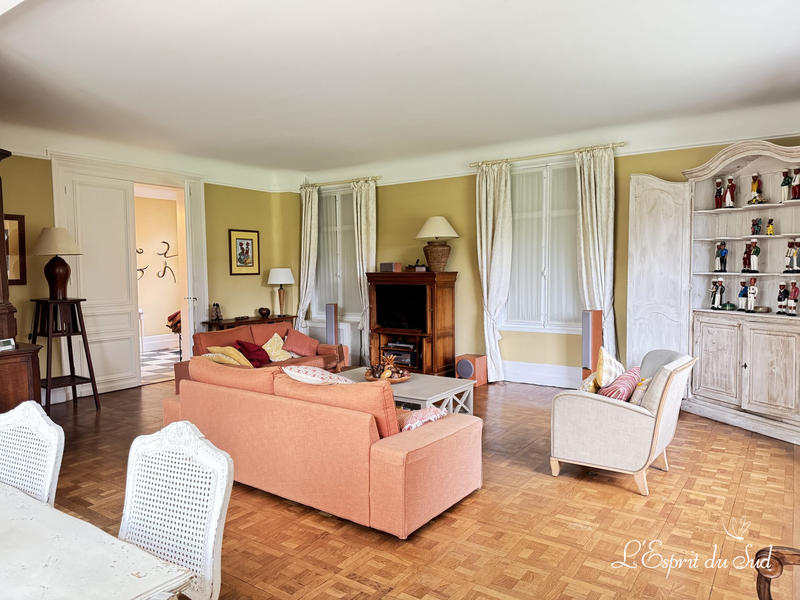 Maison - 400 m² - 10 pièces