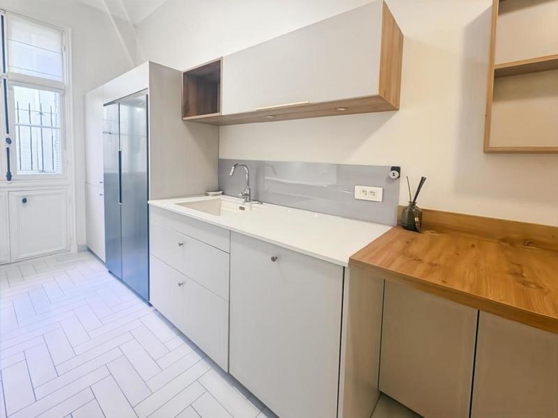 Appartement - 94 m² - 2 pièces