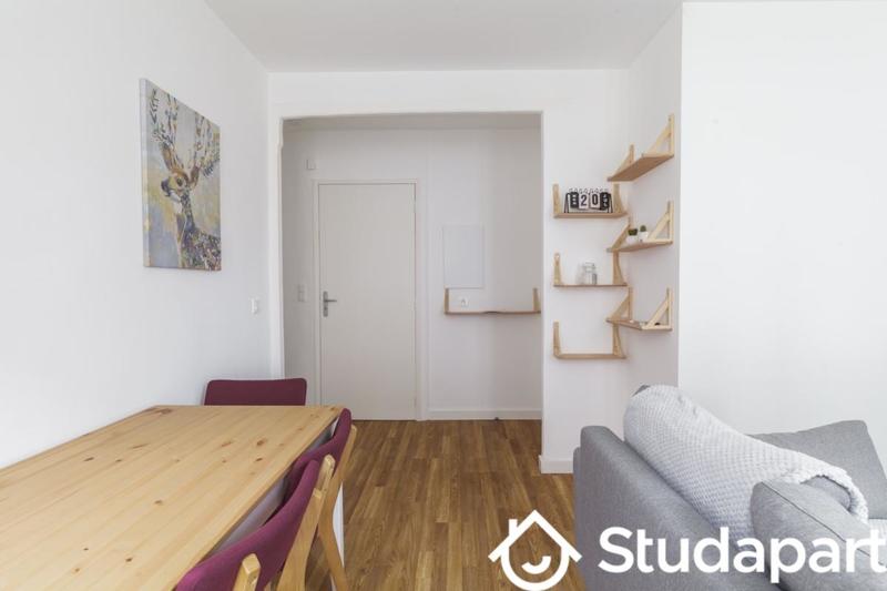 Chambre - 9 m² - 1 pièce