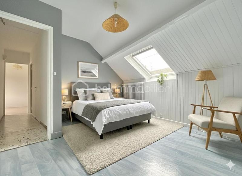 Maison - 157 m² - 8 pièces