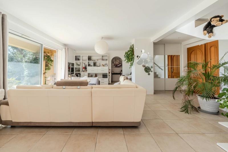 Villa - 143 m² - 5 pièces