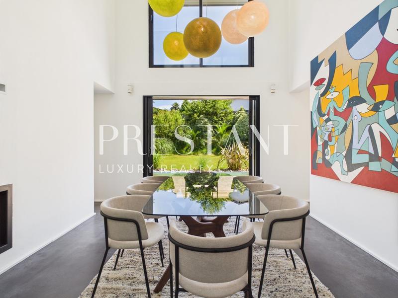 Maison - 310 m² - 11 pièces