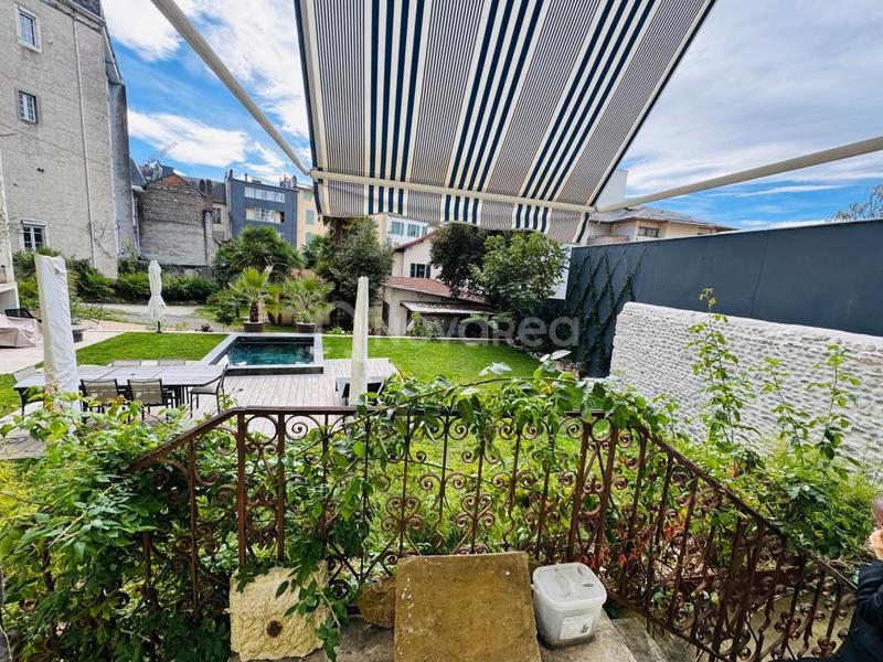 Bureau - 200 m² - 6 pièces