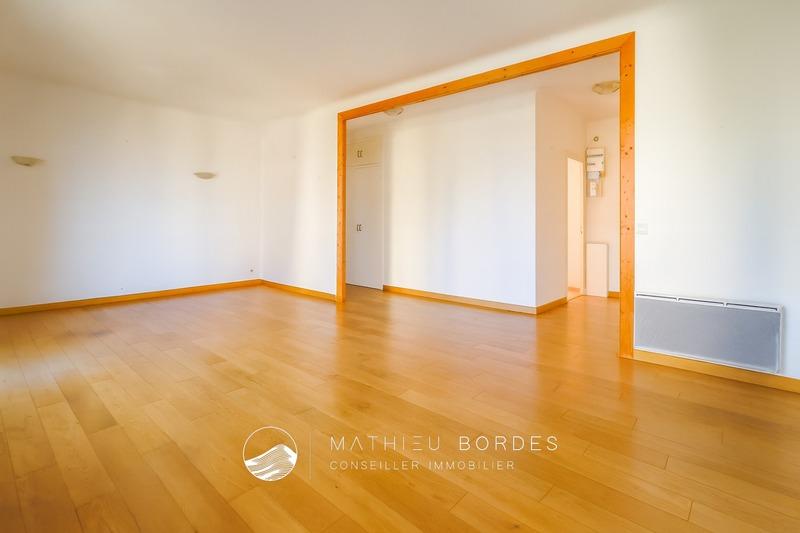 Appartement - 92 m² - 3 pièces