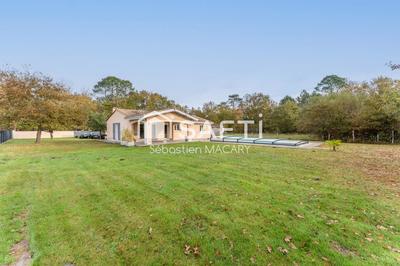 Maison - 102 m² - 5 pièces