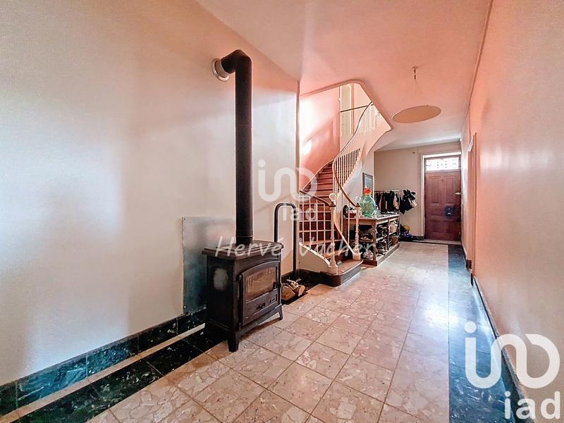 Maison - 212 m² - 7 pièces