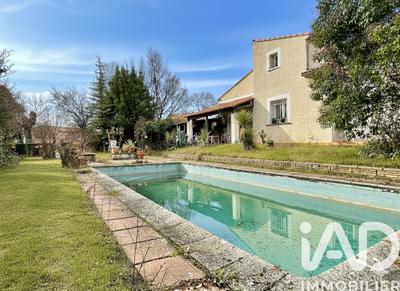 Maison - 204 m² - 7 pièces