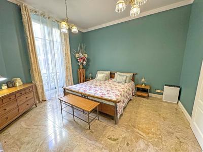 Appartement - 100 m² - 4 pièces