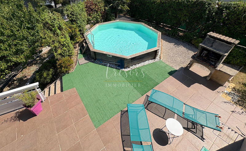 Maison - 170 m² - 8 pièces