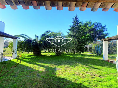 Mas - 320 m² - 10 pièces