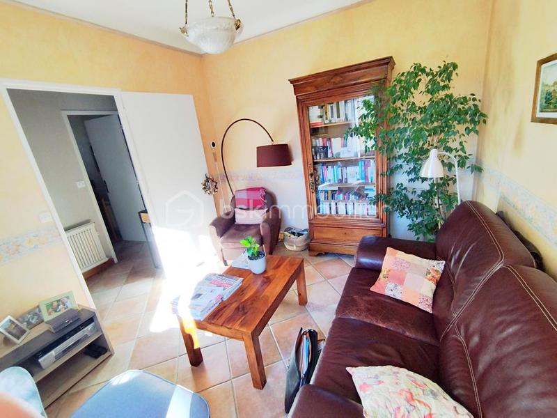 Demeure - 208 m² - 10 pièces