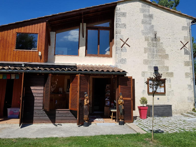 Propriété - 260 m² - 11 pièces