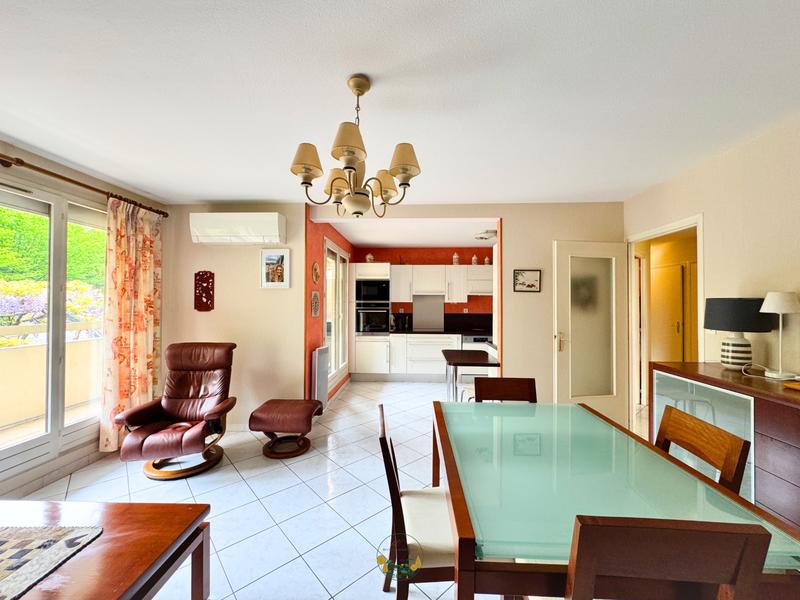 Appartement - 75 m² - 4 pièces