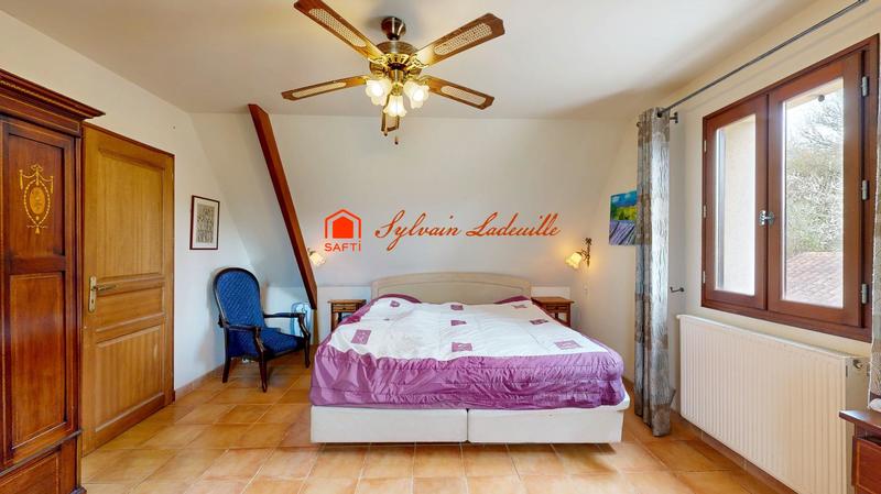 Maison - 140 m² - 5 pièces