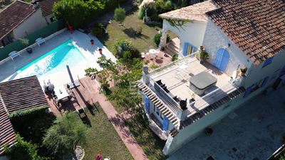 Villa - 300 m² - 10 pièces