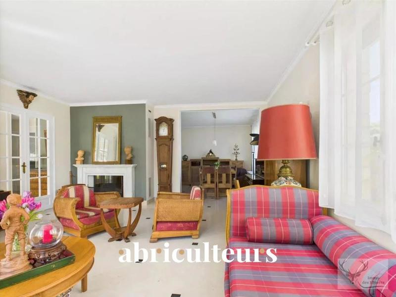 Appartement - 200 m² - 11 pièces