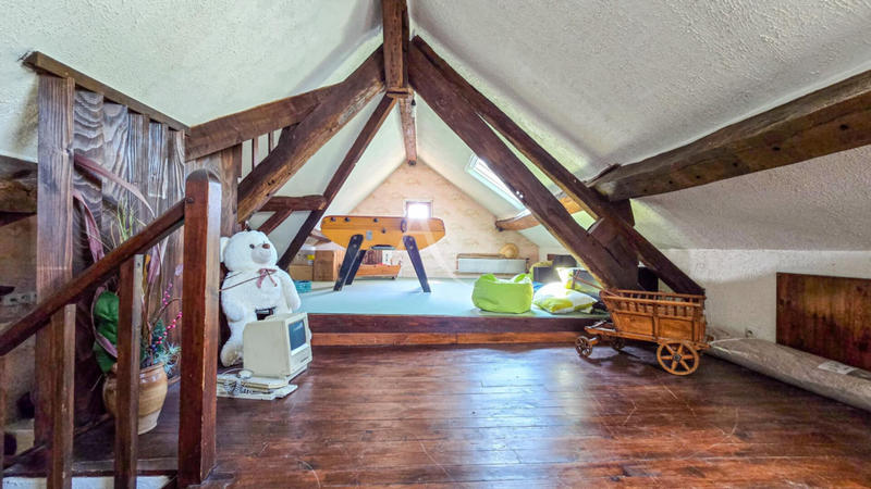 Maison - 165 m² - 10 pièces