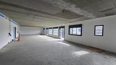 Entrepôt - 1 821 m²