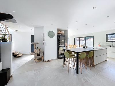 Maison - 120 m² - 4 pièces