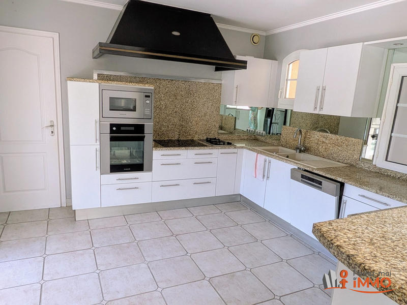 Maison - 180 m² - 6 pièces