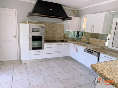 Maison - 180 m² - 6 pièces