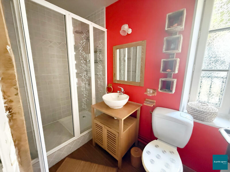 Maison - 265 m² - 13 pièces