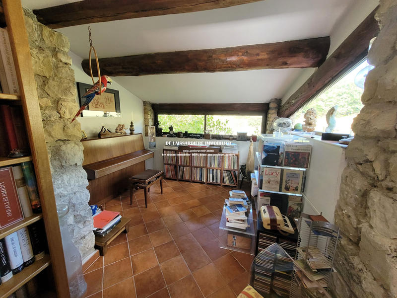 Villa - 260 m² - 9 pièces