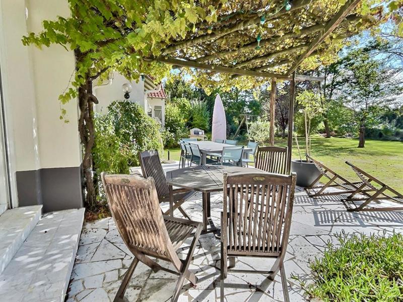 Maison - 235 m² - 8 pièces