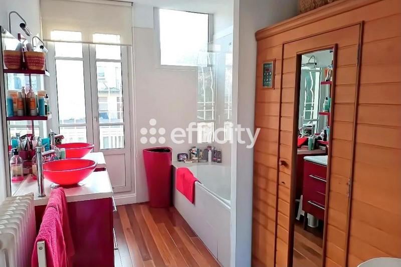 Maison - 326 m² - 6 pièces