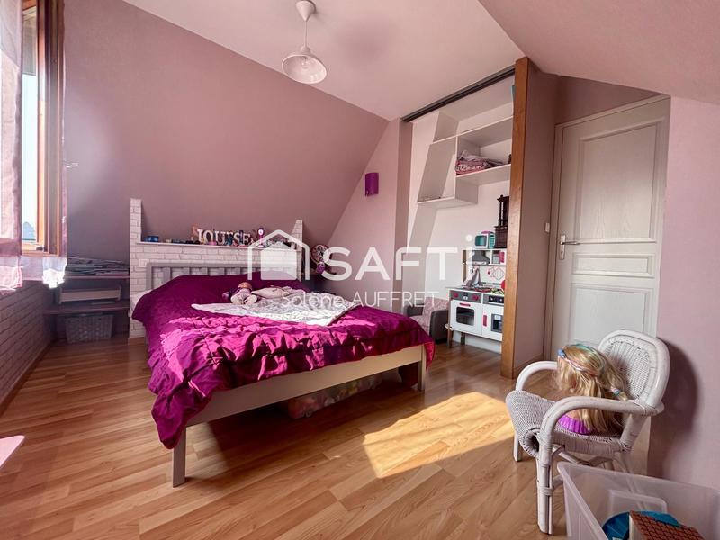 Maison - 181 m² - 8 pièces