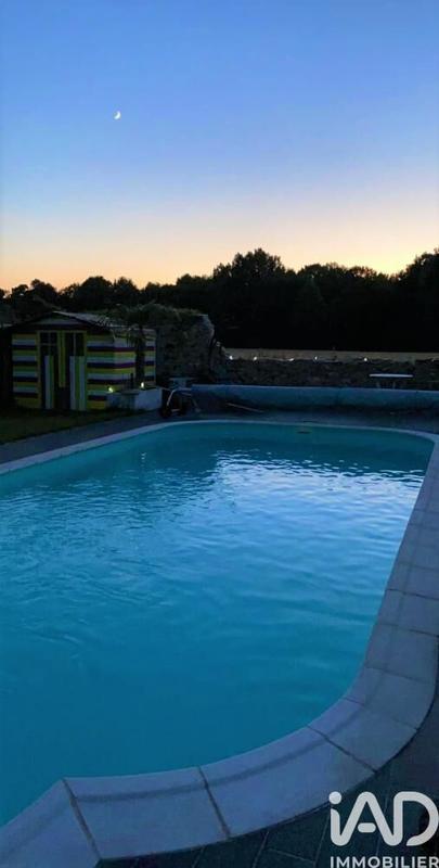 Maison - 180 m² - 6 pièces