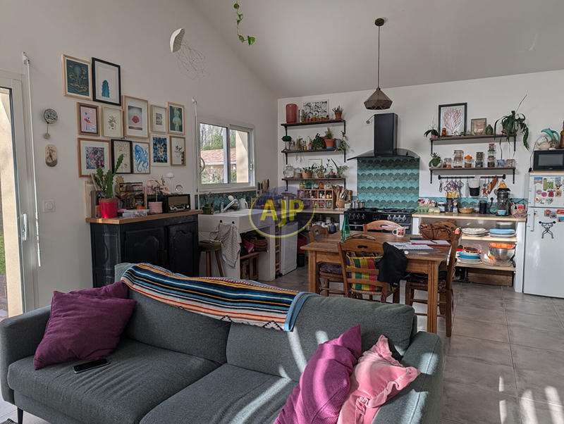 Maison - 99 m² - 5 pièces