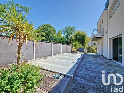 Maison - 200 m² - 7 pièces