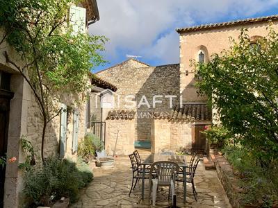 Maison - 110 m² - 6 pièces