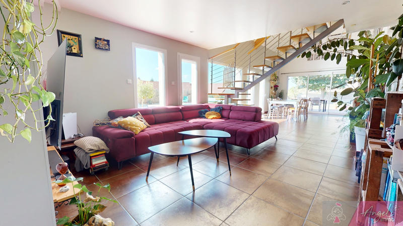 Maison - 234 m² - 10 pièces