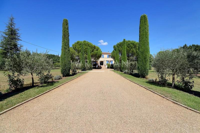 Villa - 248 m² - 8 pièces